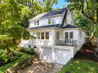 Inviting Colonial in Philipse Manor