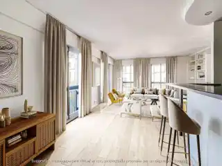 Bright Top-floor Apartment with Open-plan Living