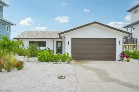 Remodeled Waterfront Pool Home in Prime Location