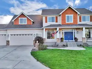 Spacious Home on a Beautiful Cul-de-sac Lot