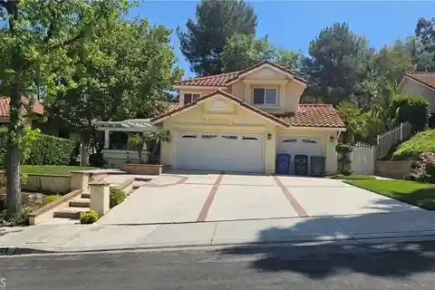 Modern Living Combined with Comfortable Suburban Charm