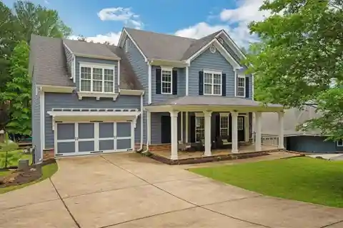 Exceptional Lakefront Home on a Flat Lot