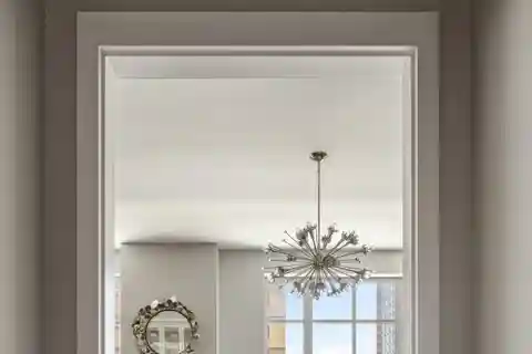 Light-Filled Home in the Prestigious Kent Condominium