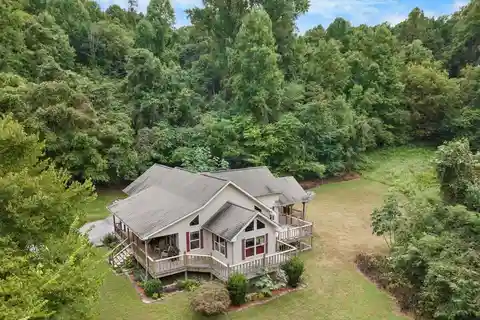 Ultimate Lakefront Retreat