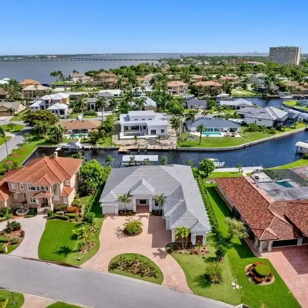 PALM ROYALE: A TURN KEY WATERFRONT RESIDENCE