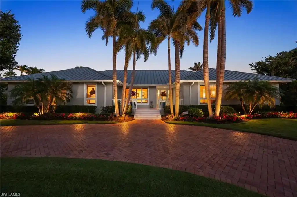 An Oasis in Desirable Coquina Sands
