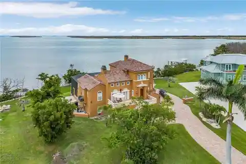 Gorgeous Custom Home in Private Galt Island