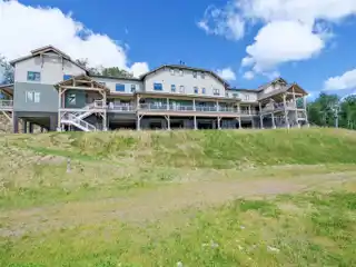 Beautifully Furnished Open Concept Home