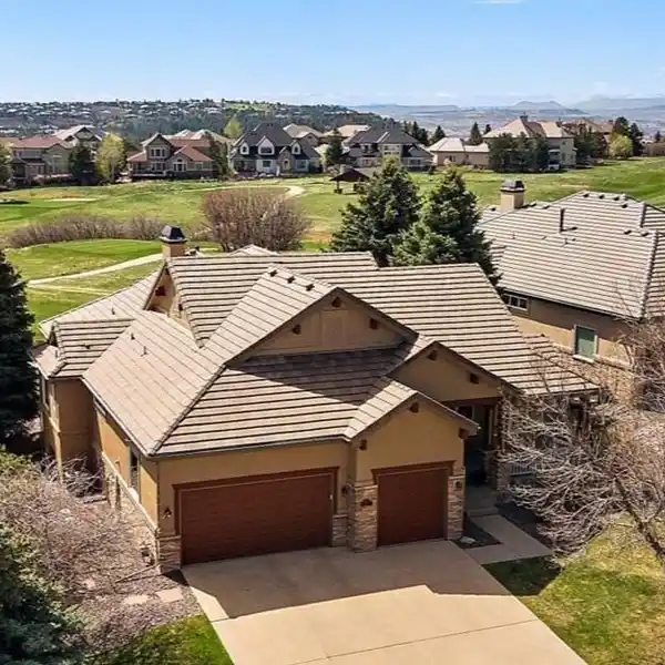 LUXURY LOW-MAINTENANCE LIVING ON THE GOLF COURSE