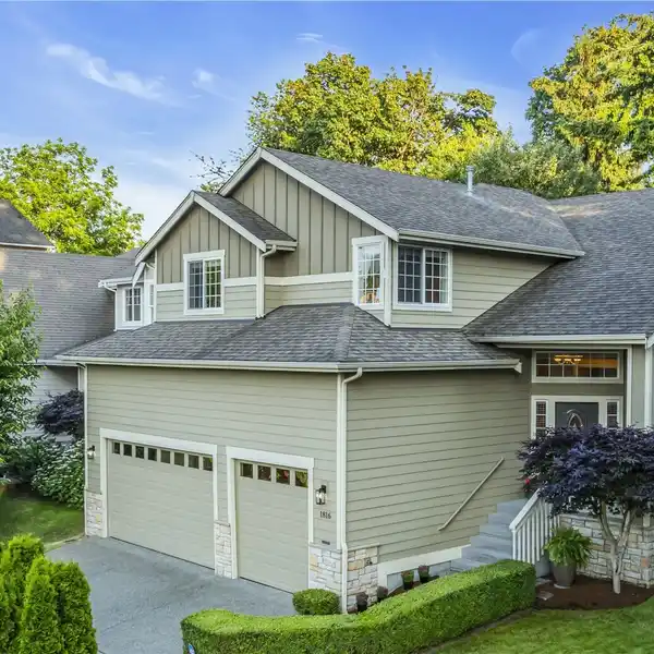 BEAUTIFULLY MAINTAINED CONTEMPORARY HOME ON A PRIVATE CUL-DE-SAC