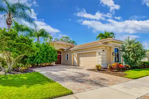 Beautifully Renovated Home in Mirasol Country Club