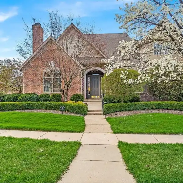 IMMACULATE UPDATED HOME IN RESERVE AT SPRING MILL