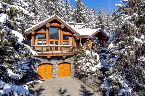 Panoramic Mountain Views