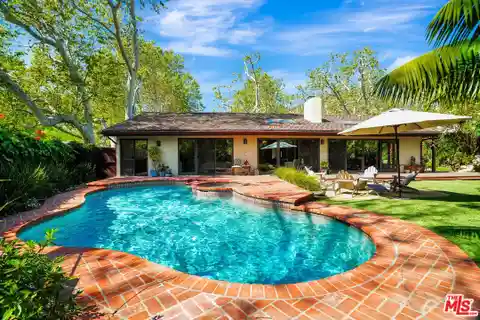 Recently Remodeled Home in Malibu West