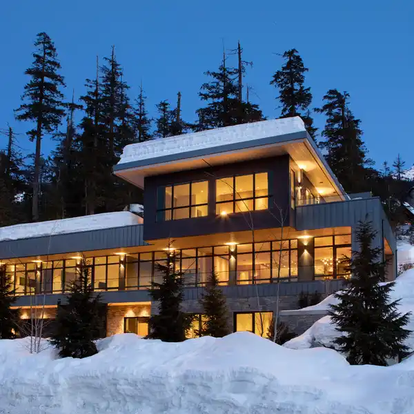 MASTERFULLY CRAFTED SKI-IN/SKI-OUT RESIDENCE