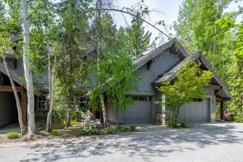 Sought-After Benchlands Location