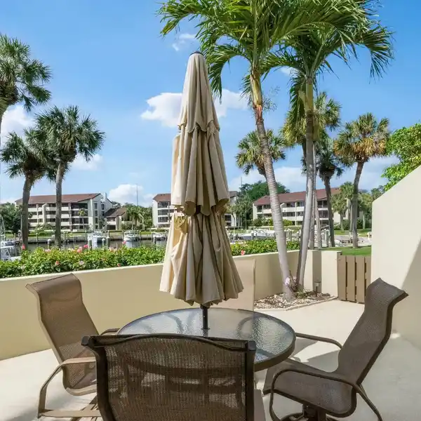RARE TOWNHOME IN OLD PORT COVE
