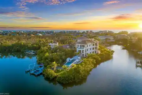Exceptional Home in Barefoot Beach