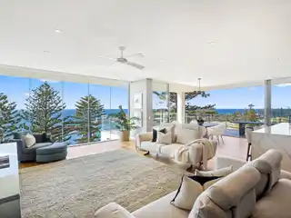 Glamorous House-Like Apartment