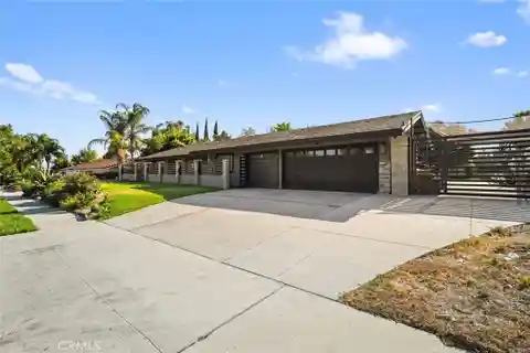 Picture-Perfect Modern Estate