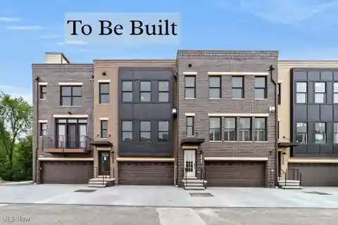 Luxury End Unit Overlooking Doan Brook Park