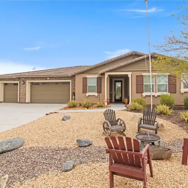 DESIRABLE ONE-LEVEL LAYOUT IN BOULDER ESTATES