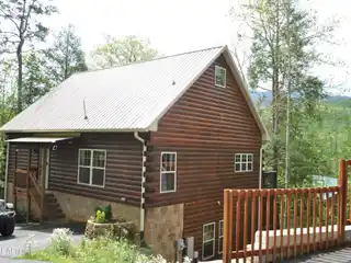 Custom Cabin in Prime Resort Location