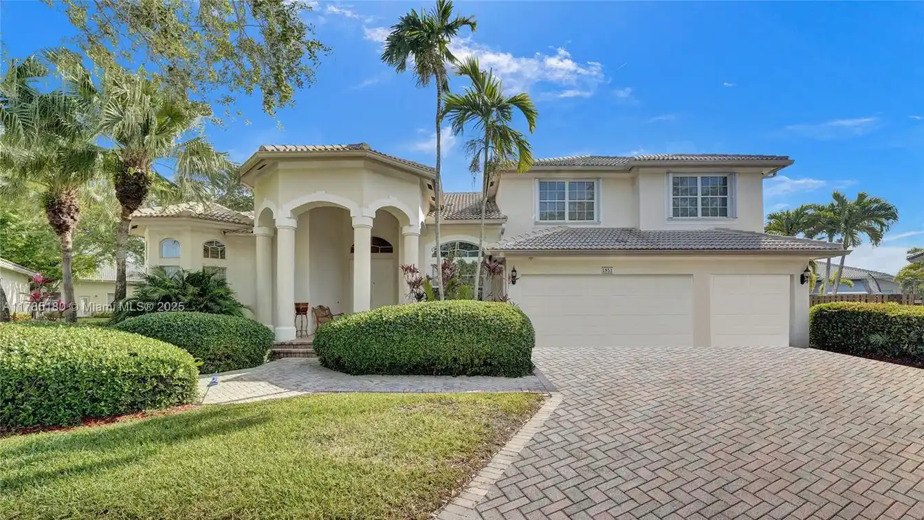 Rare Opportunity in Pembroke Isles
