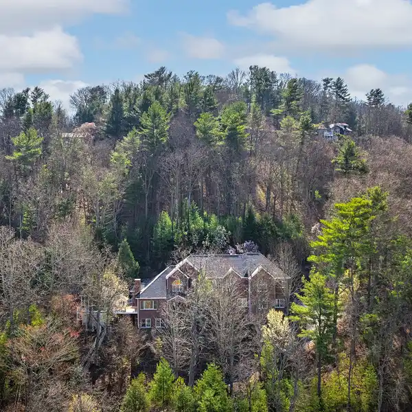 GRAND SEVEN-PLUS-ACRE ESTATE