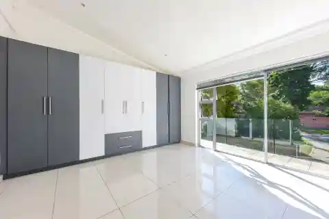 Modern Mansion in an Ideal Location