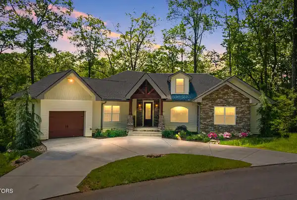 SUMMIT TRAILS SANCTUARY