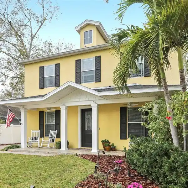 STUNNING HOME IN THE SOUGHT-AFTER BAYSHORE BEAUTIFUL NEIGHBORHOOD