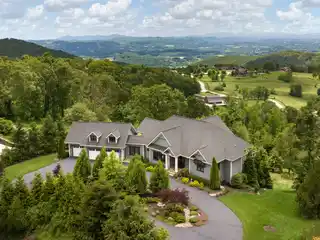 The Perfect Blend of Elegance and Comfort