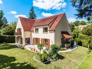 Family-Friendly Retreat Close to Village Amenities