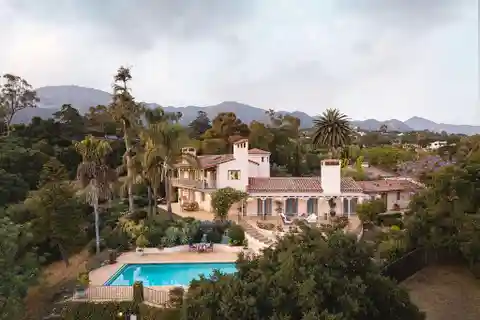 Resort-Like Classic Mediterranean Estate
