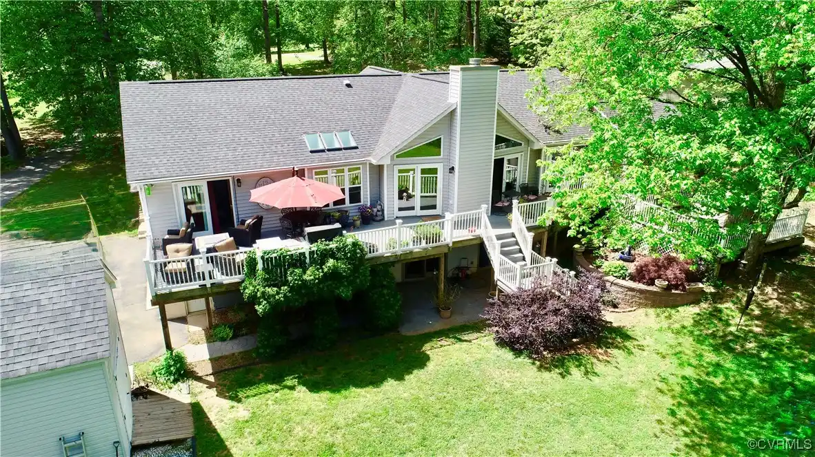 Luxurious Lake Anna Waterfront Retreat with Boathouse