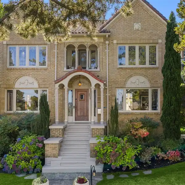 EXQUISITELY MAINTAINED 1926 HOME