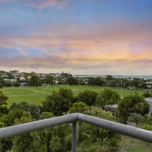 ARCHITECT'S OWN LUXURY HOME