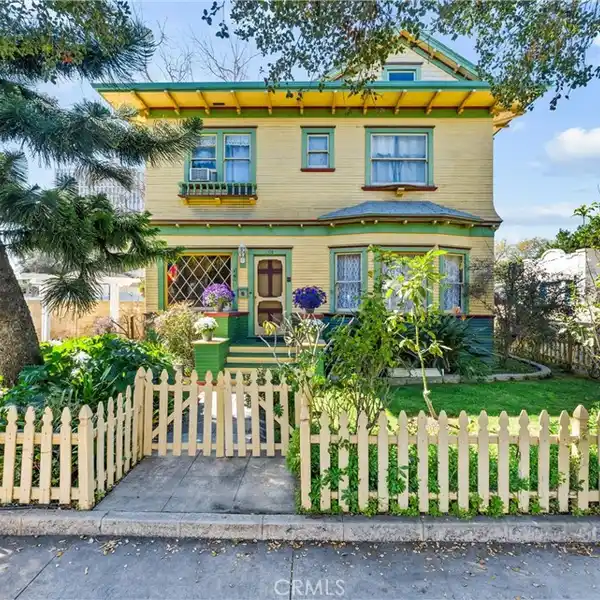 THE CLAYCOMB HOUSE