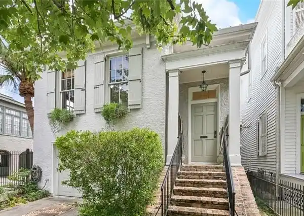 MODERN MEETS TRADITIONAL IN PRIME LOCATION