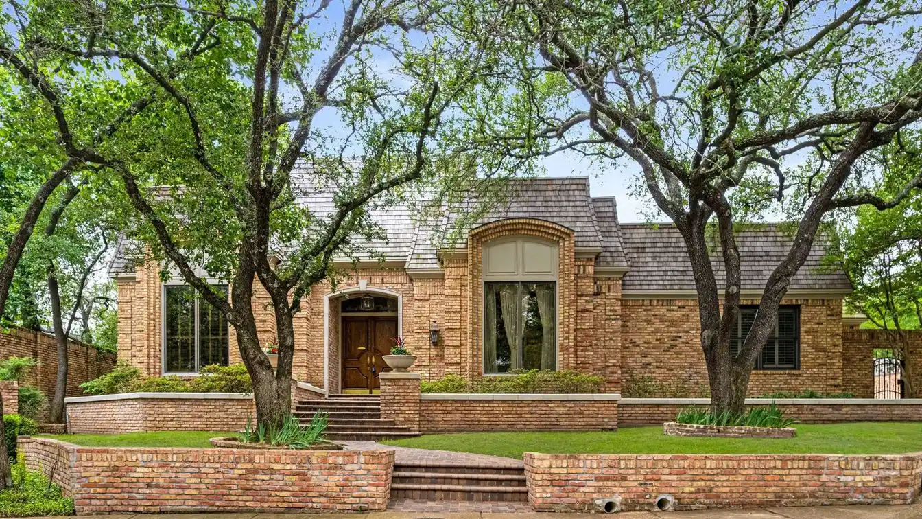 Exquisite Single-story Home