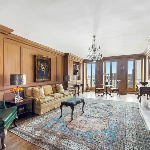 SPECIAL FULL FLOOR HOME AT THE CAMPANILE