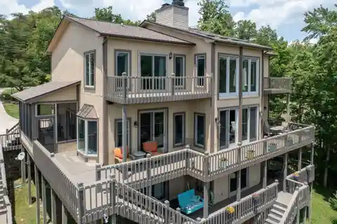 Lake Property with Amazing Views