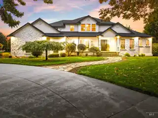 Luxurious Two-acre Private Estate in Coveted Foxtail