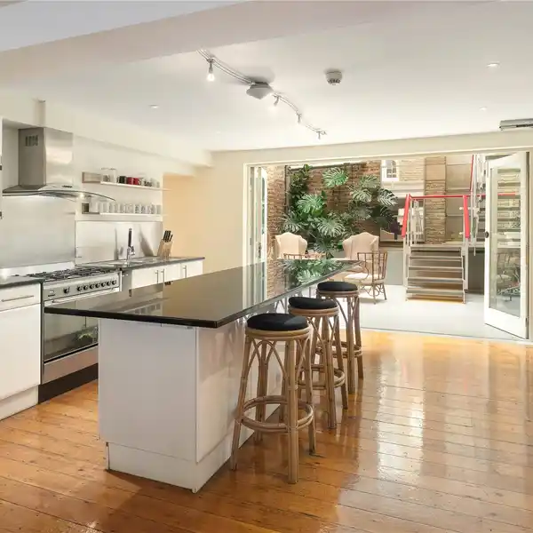 UNIQUE SPACIOUS FLAT
