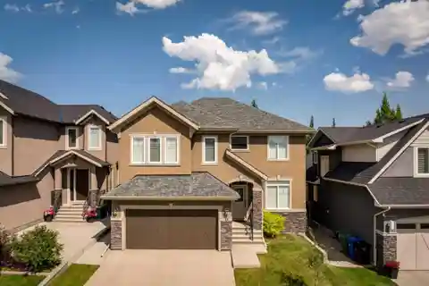 Fully Renovated Beauty