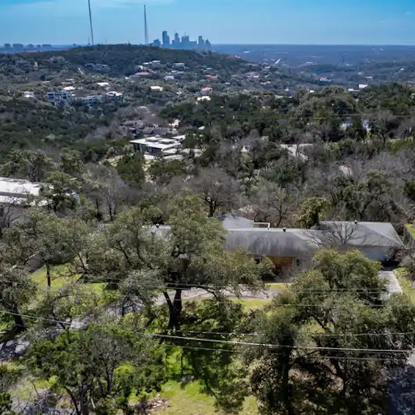 LARGE FLAT LOT IN WESTLAKE HIGHLANDS