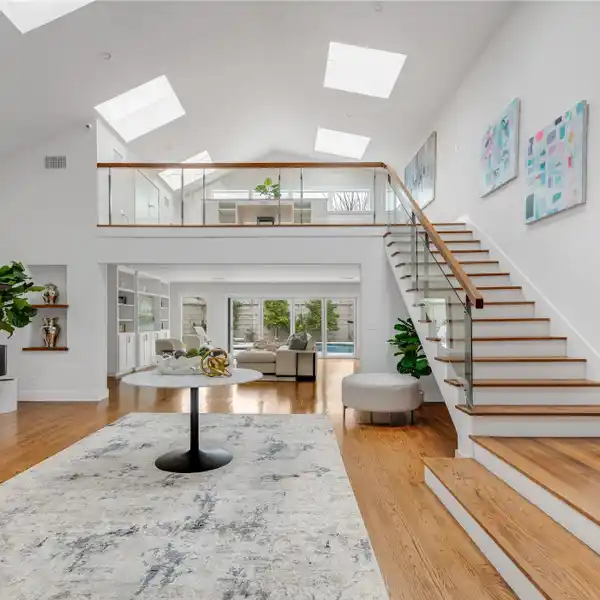 BEAUTIFULLY TRANSFORMED CONTEMPORARY HOME
