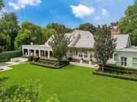 DECORATOR'S HOME RENOVATED TO PERFECTION