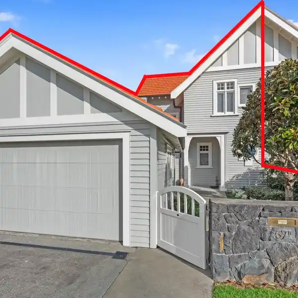 HISTORIC BAYSWATER ICON WITH TIMELESS ELEGANCE